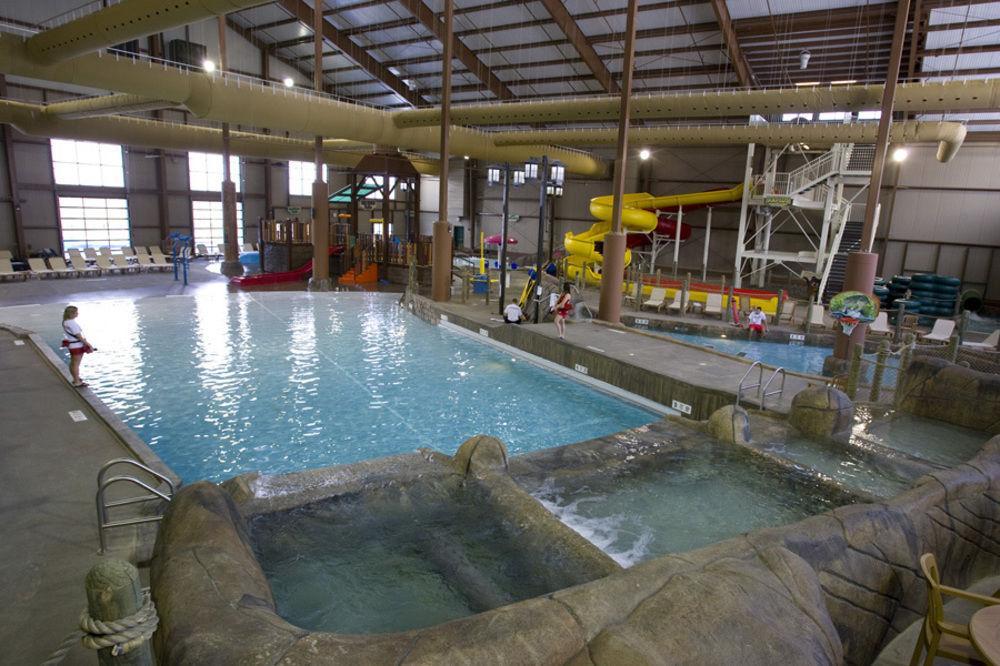 Hope Lake Lodge & Indoor Waterpark Cortland Exterior foto